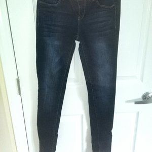 NWOT Mid Waist Booty Skinny Jeans by Wax Jean